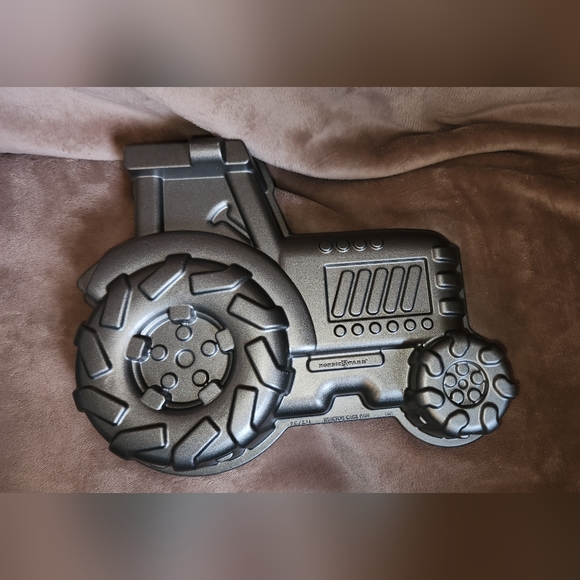 Nordic Ware Tractor Cake Pan - Picture 2 of 3